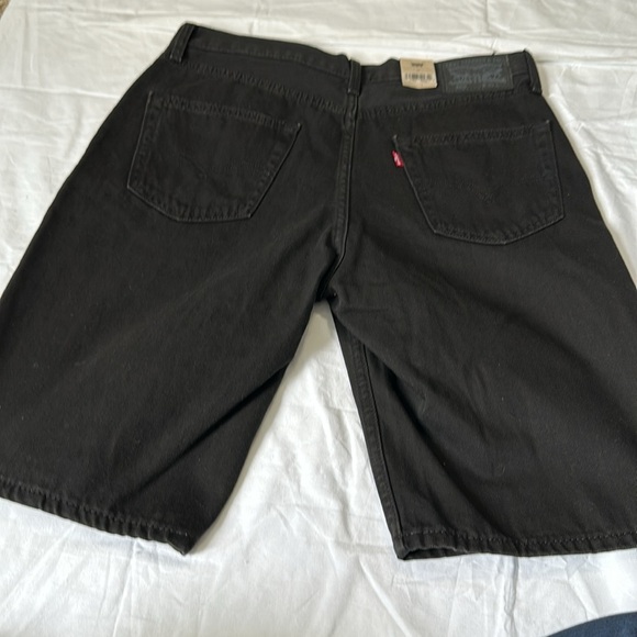 Levis 469 Loose Shorts Men 33 Black Denim 100% Cotton Midrise Hits below knee - Picture 4 of 6
